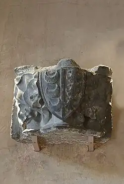 Chapiteau portant les armes de Jean Tissandier