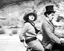 Description de l'image Mabel at the Wheel.jpg.