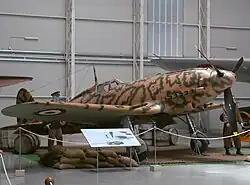 Le Macchi C.205, entré tardivement dans la guerre (1943) il est considéré comme l'un des meilleurs avions de sa génération. Les Allemands le reproduisent ainsi que les Alliés après l'effondrement du régime fasciste.