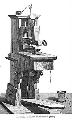 La première machine à coudre de Barthélémy Thimonnier datant de 1830.