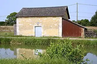 Magasin de l'écluse.