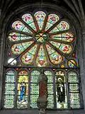 Rosace et verrière de la chapelle du Sacré-Cœur.