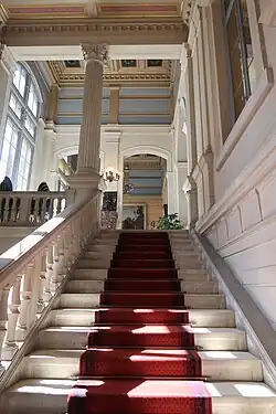 Grand escalier.