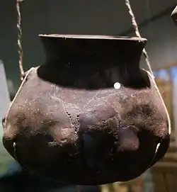 Cruche à suspension.