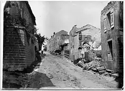 Maison : Rue et destructions (1915)