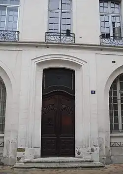 no&nbsp;8 : Porte d'entrée principale de la maison Bié