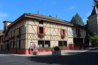 Restaurant Georges Blanc de Vonnas, 3 étoiles au Guide Michelin.