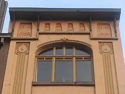 Maison Lafleur dans le style de Victor Rogister ou Paul Hamesse.