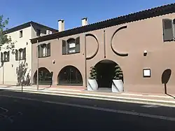 Entrée de la Maison Pic.