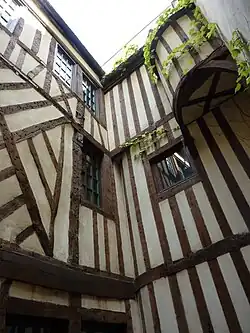 Détail des façades sur cour.