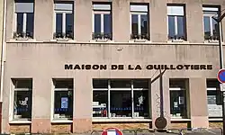 Bibliothèque de la Guillotière, dans la maison de la Guillotière