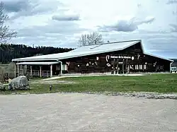 Maison de la réserve naturelle du lac de Remoray.