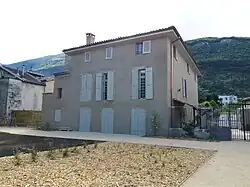 La maison de maître.