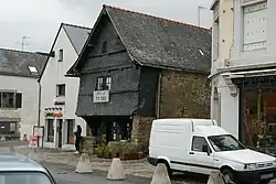 La maison du no&nbsp;15, place Saint-Michel.