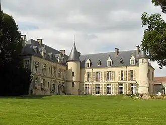 Château de Théméricourt, façade sur le parc.