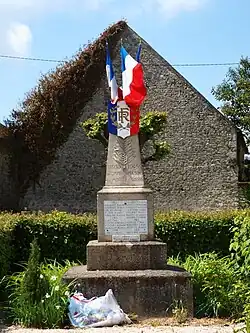 Le monument aux morts.