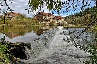 Le barrage de l'ancien moulin.