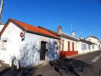 Maisons ouvrières à Saint-Jean-d'Août, rue Sarraute.