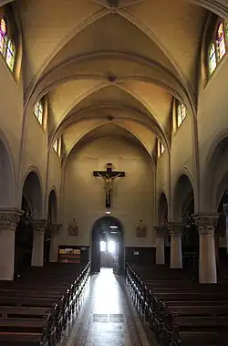 La nef vue du chœur.