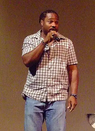 Malcolm-Jamal Warner interprète Angus T. Jefferson
