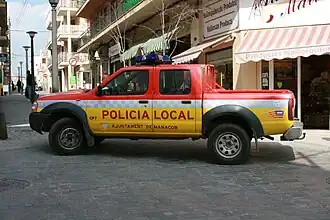 Un pick-up de la police (Nissan Navara) sur l'île de Majorque.