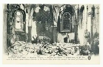 Intérieur et autel détruits.