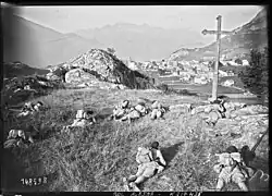 Soldats du 159e RIA en manœuvres devant Aussois (Maurienne) le 1er septembre 1930.