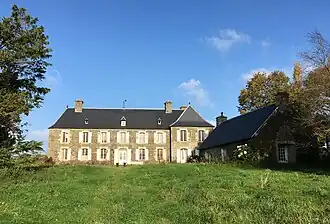 Le manoir de la Ville-aux-Veneurs : vue extérieure d'ensemble.