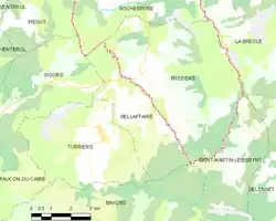 Carte élémentaire montrant les limites de la commune, les communes voisines, les zones de végétation et les routes