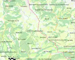 Carte élémentaire montrant les limites de la commune, les communes voisines, les zones de végétation et les routes