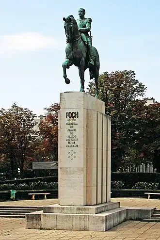 Détail de la statue.