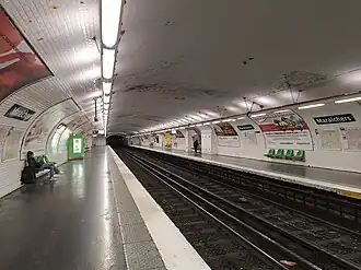 Les quais vus vers Mairie de Montreuil.