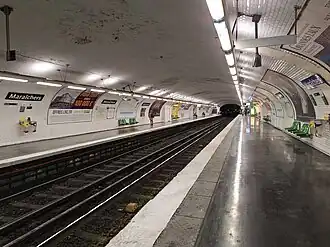 Vue des quais en direction de Pont de Sèvres.