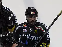 Photographie de Thinel avec le maillot noir de Rouen