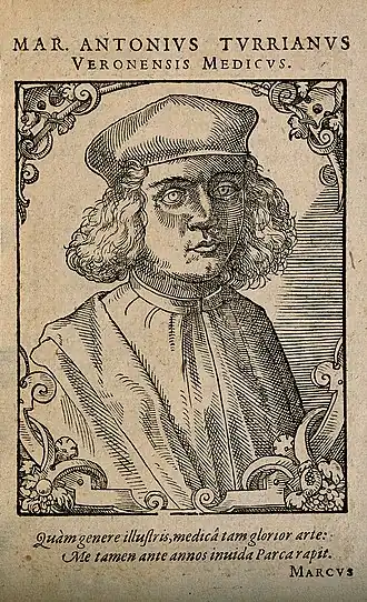 Gravure présentant un homme en buste. Quelques phrases en Latin écrites au-dessus et au-dessous du portrait.