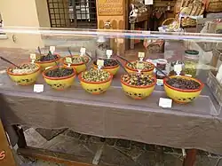 Olives marinées du marché de Saint-Tropez