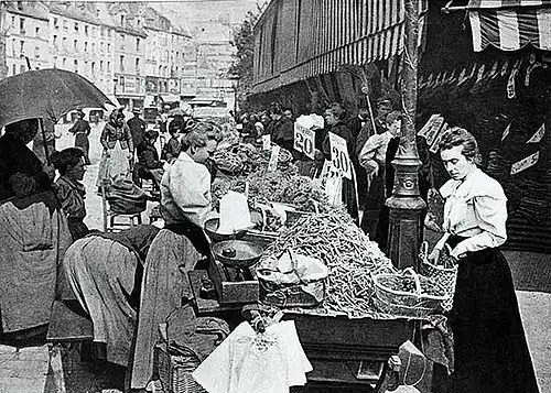 Le marché en bas de la rue Mouffetard, en 1896, partie devenue « rue de Bazeilles » en 1897.