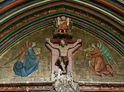 Portique intérieur peint de l'église.