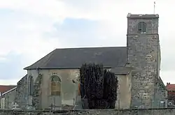 Église de la Nativité-de-Notre-Dame (de côté).