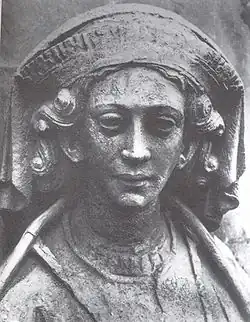 Statue de Marguerite de France.