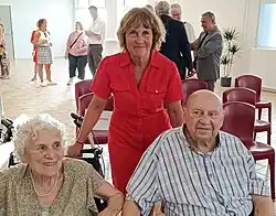 M.-F. Falempe, maire avec l'ancienne directrice d'école Mme Gambiez et Denis Gambiez, maire de 1971 à 2001.