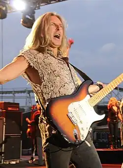 Description de l'image Mark Matejka 2012 (cropped).jpg.