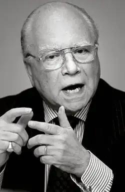 Mark Eyskens né le 29 avril 1933 (92 ans) (1981).