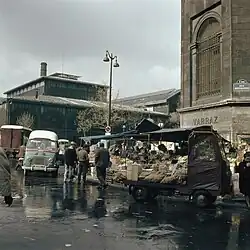 La rue Montmartre à proximité des Halles en 1960.