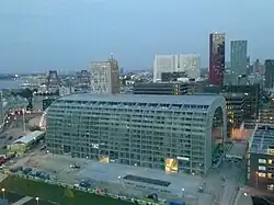 Vue panoramique de la halle.