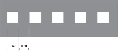 Marquage au sol de la position d'un cédez-le-passage aux intersections non munies de feu. Il est composé d'une succession de carrés blancs placés à intervalles réguliers.