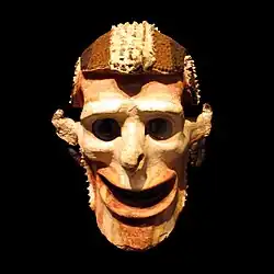 Crâne surmodelé mandak, Papouasie-Nouvelle-Guinée (musée d'ethnographie de Genève), XIXe siècle.