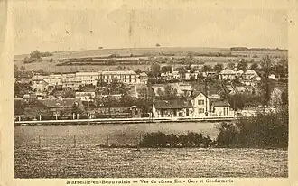 Vue générale du coteau est - gare et gendarmerie.