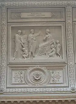 Marseille devenant chrétienne, voussures du palais de la Bourse de Marseille.