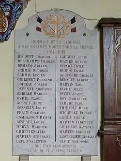 Le monument aux morts de la paroisse.